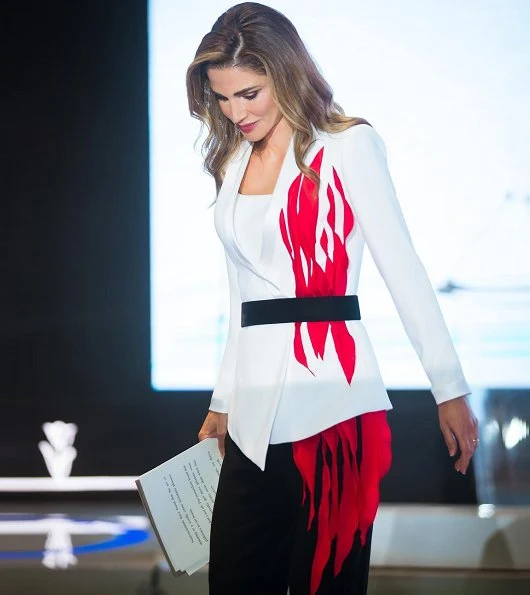 Queen Rania attended the XIN Philanthropy Conference hosted by the Alibaba Group in Hangzhou. shinny kimono and red white dress