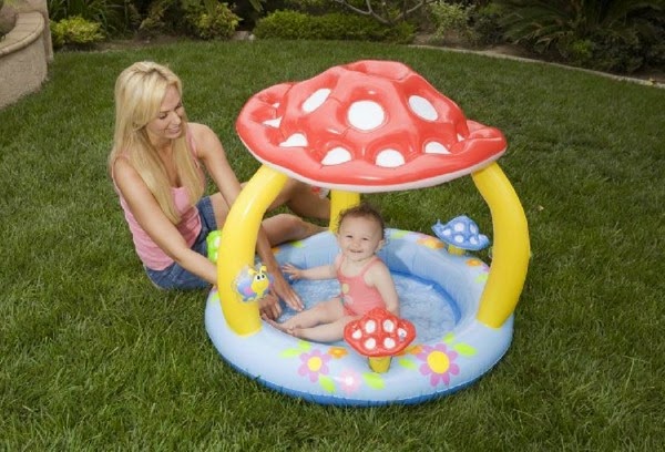 Paddling pool with roof &#8211; kids will love it!