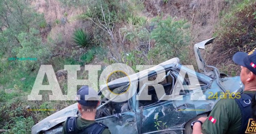 TRAGEDIA: Dos profesores caen a un abismo de 100 metros con el auto que viajaban TRAGEDIA: Dos profesores caen a un abismo de 100 metros con el auto que viajaban