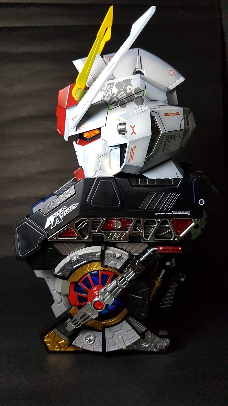 BTF model Cockpit parts for BTF 1/24 GAT-X 105 Strike Gundam Head Bust Portrait 