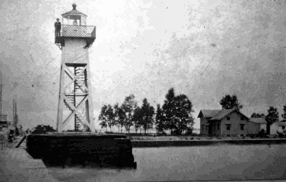 North Pierhead Light & Steam Fog Whistle
