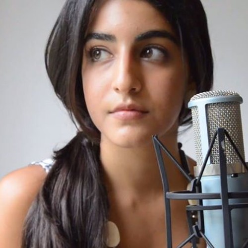 LUCIANA ZOGBI AYU, MANIS, IMUT SUARA MERDU Beautiful