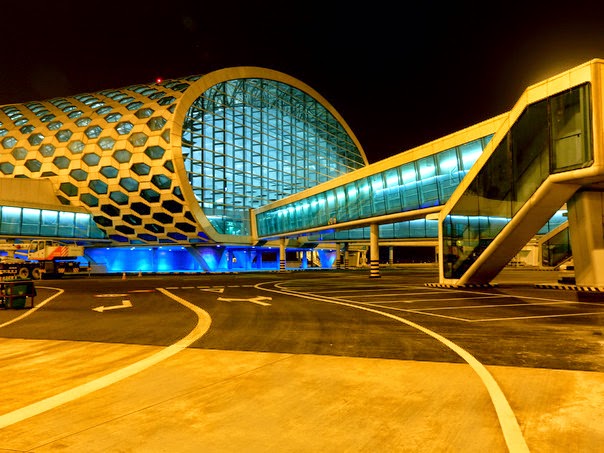 bandara futuristik cina