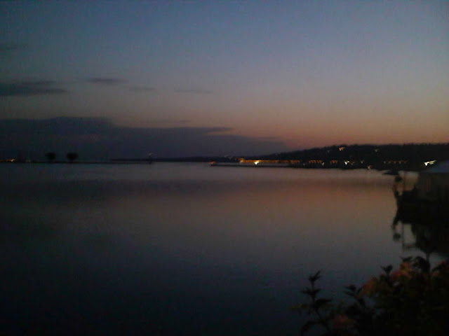 lever de soleil sur le lac de geneve