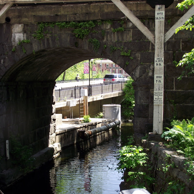 vintagesusie & wings Ellicott City, Maryland...So Charming!