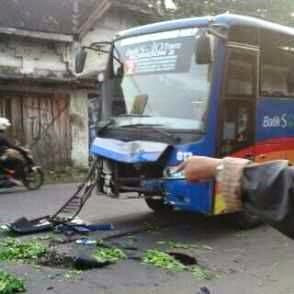 Foto Pasca Kecelakaan Bus Batik Solo Trans