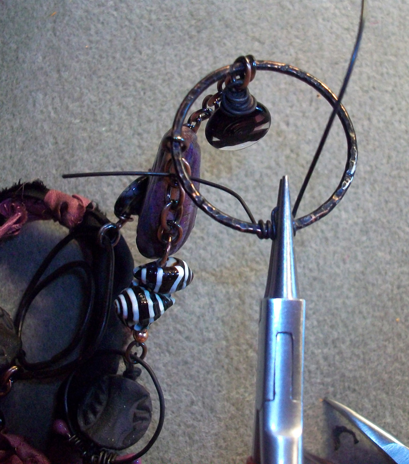 Genea Beads: Wire-Wrap Connector Tutorial