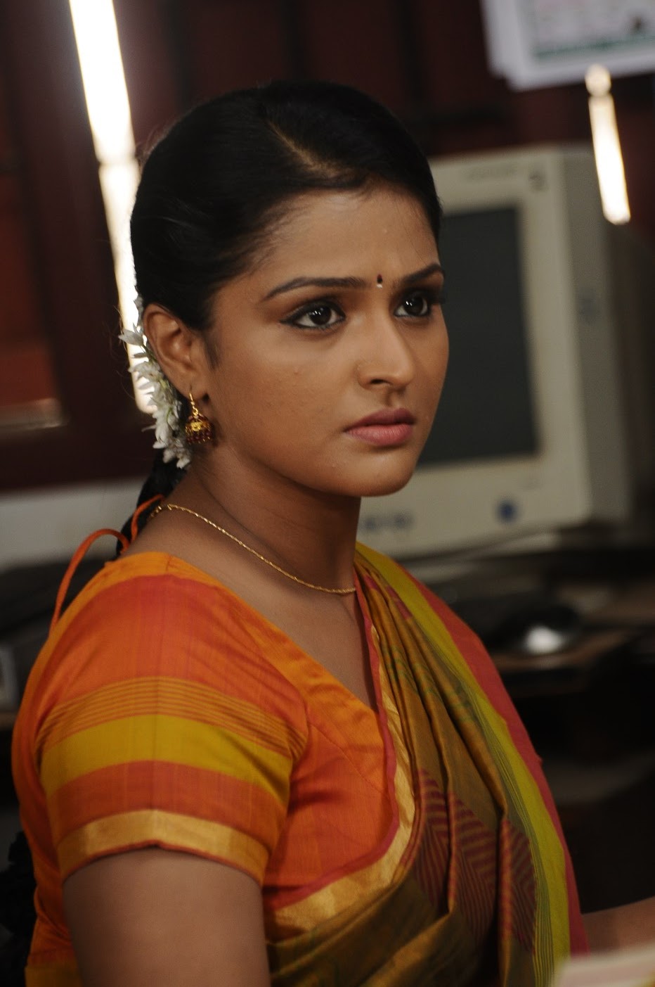 Tamil Actress Ramya Nambeesan Latest Photo Gallery Hd Latest Tamil