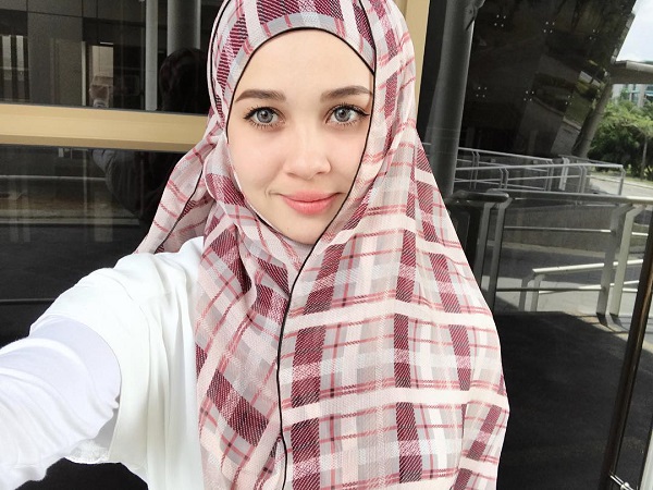 Foto Wanita Remaja Cantik Berhijab