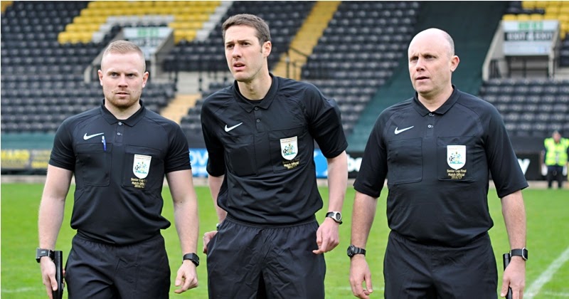 Tugas Tugas Wasit Hakim Garis Dan Wasit Cadangan Dalam Pertandingan Sepak Bola Edukasi Center Tugas Tugas Wasit Hakim Garis Dan Wasit Cadangan Dalam Pertandingan Sepak Bola Edukasi Center