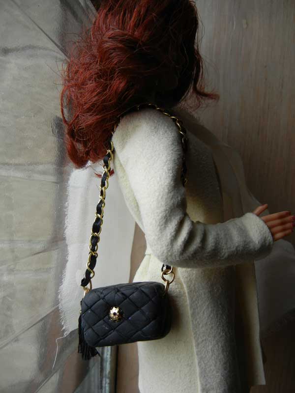 Fashion Doll Stylist: Dolly's got a brand new bag