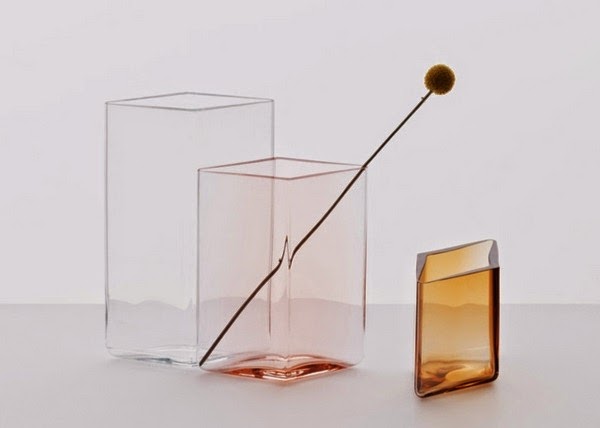 Modern glass vases pimp the Interior on