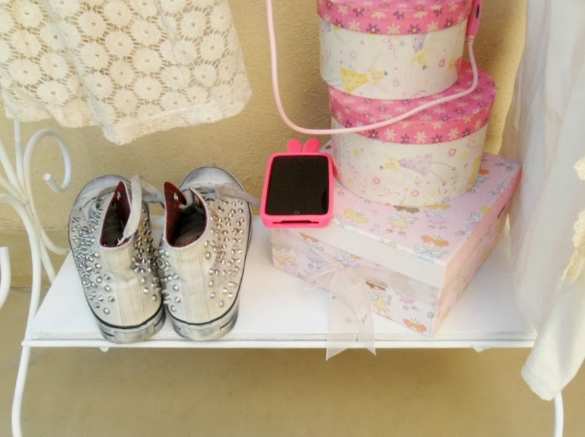 Tienda Deco C: Perchero de pie con estante