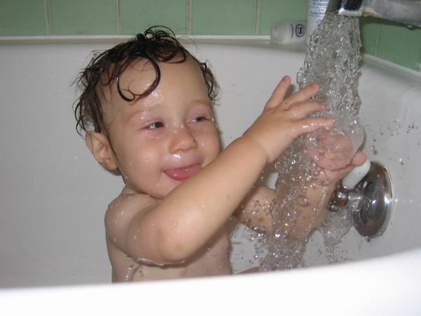 Bañando al Bebé