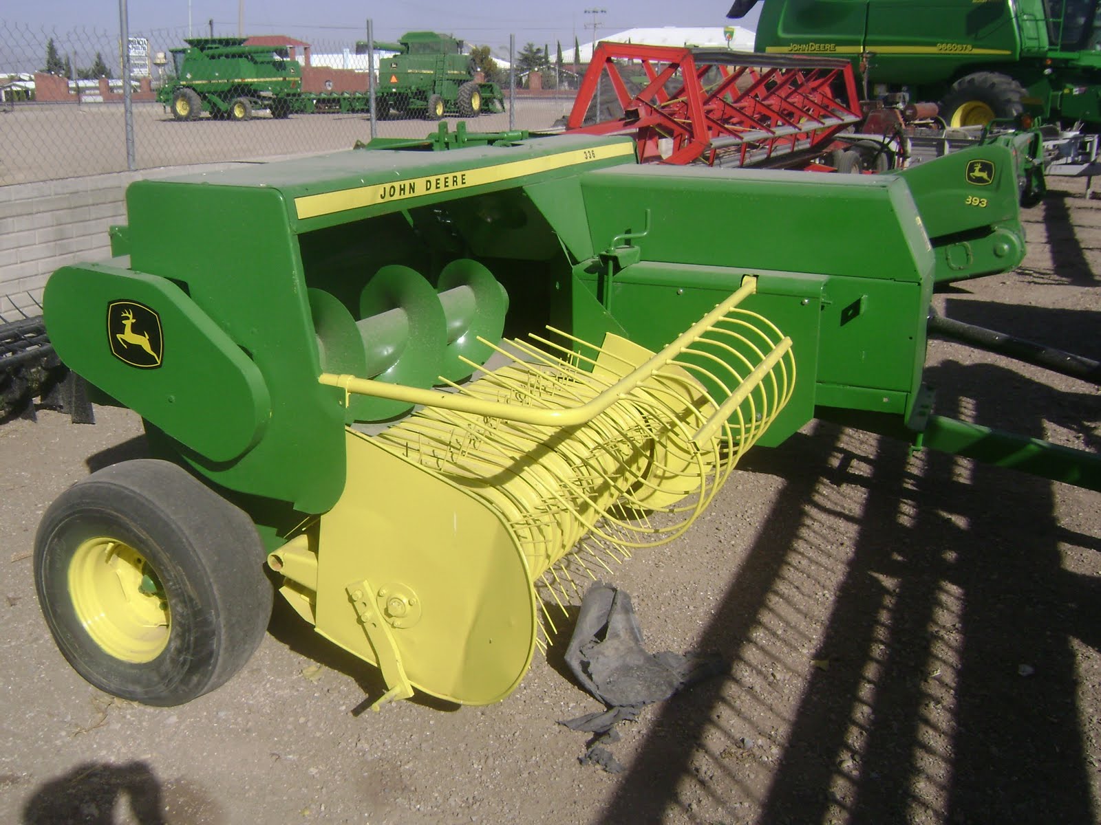 MAQUINARIA AGRICOLA INDUSTRIAL: Empacadora de Forraje John Deere 336