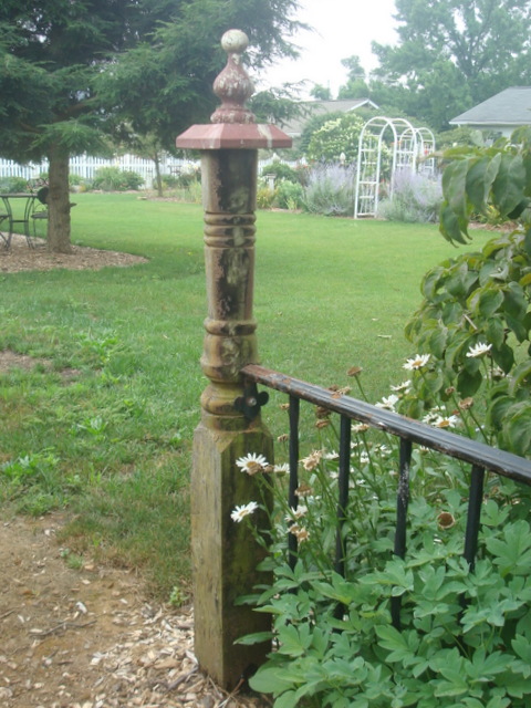 Fleur Cottage: Old Porch Posts