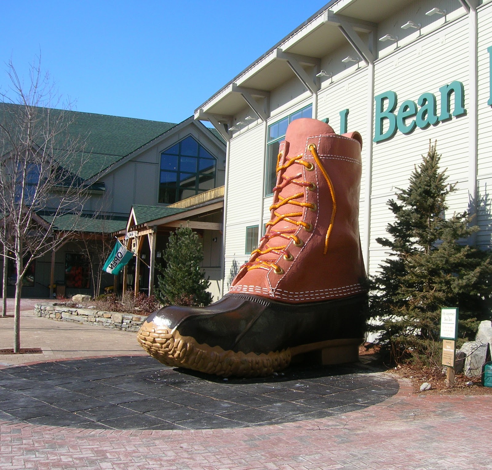 White Cedar Inn Today Day Trip Freeport, Maine