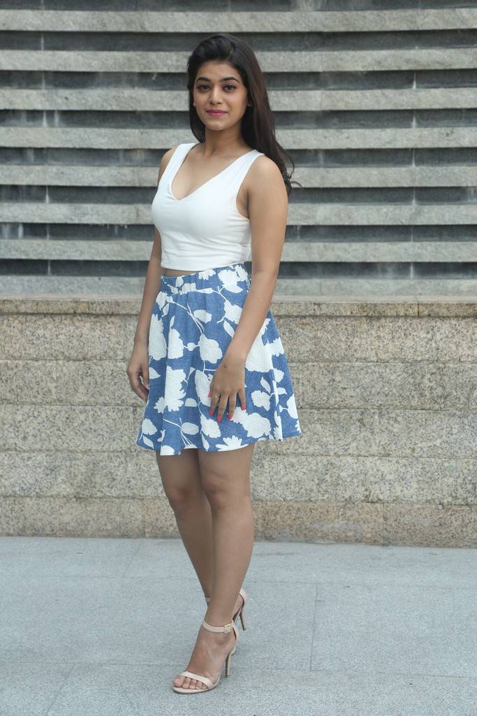 hollywood actress in mini skirt gk photoes telugu actress yamini bhaskar hot stills in hollywood actress in mini skirt gk photoes telugu actress yamini bhaskar hot stills in