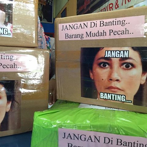 Berniat Mengirimkan Barang? Pesan untuk Kurir Ini Dijamin Bikin Melotot! Berniat Mengirimkan Barang? Pesan untuk Kurir Ini Dijamin Bikin Melotot!