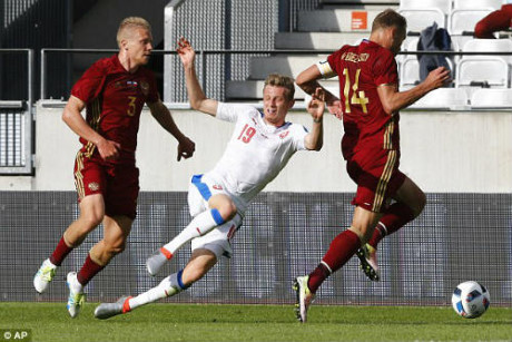 Tin HOT sang 2/6: Casillas pha ki luc dang ne - Anh 2