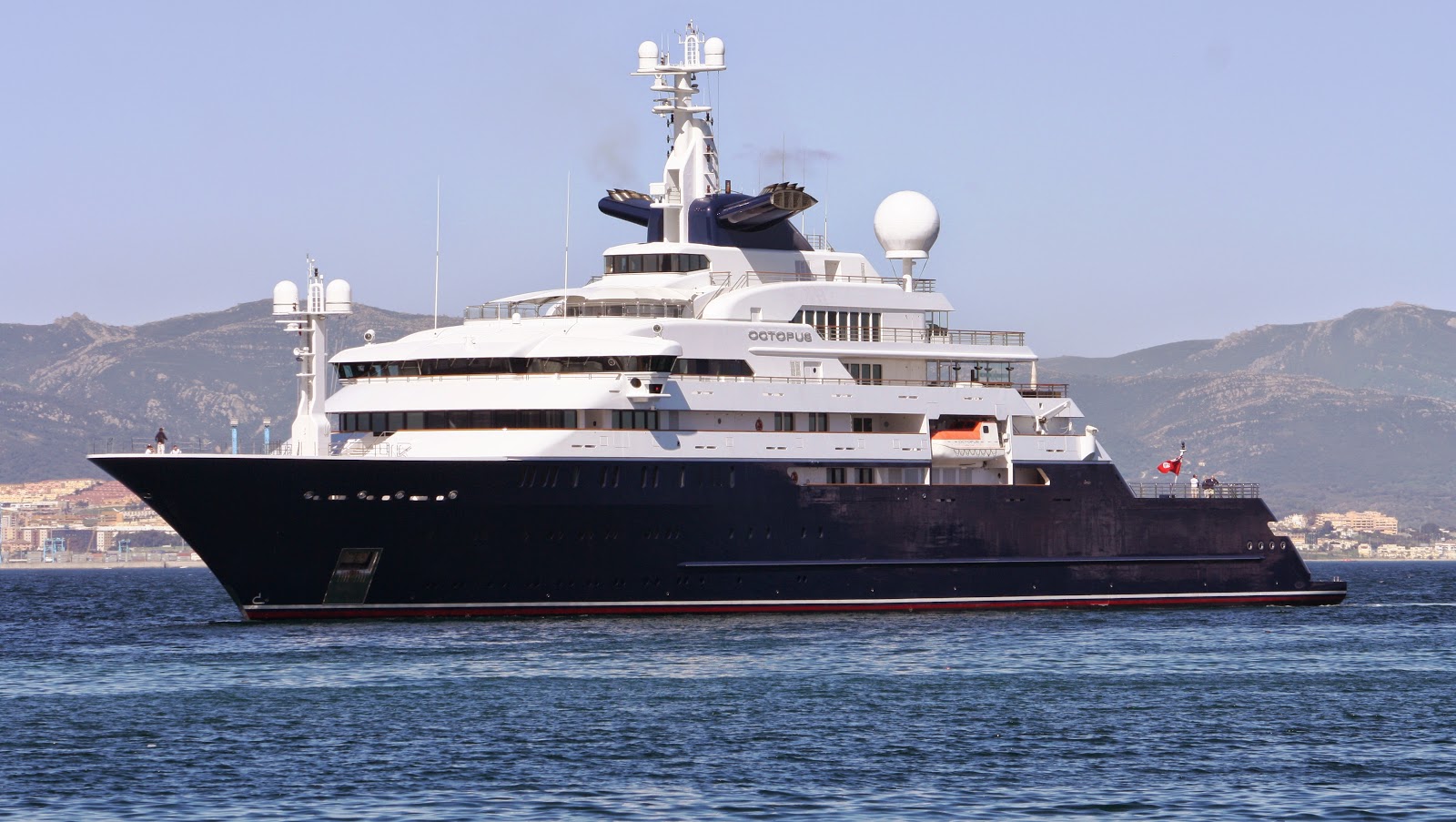 the Octopus and big luxurious yachts