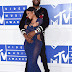 Nicki Minaj akiwa na Meek Mil kwenye red carpet at the VMAs