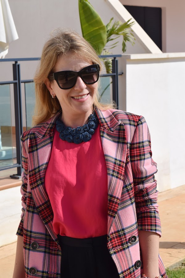 Como llevar crop pant con blazer