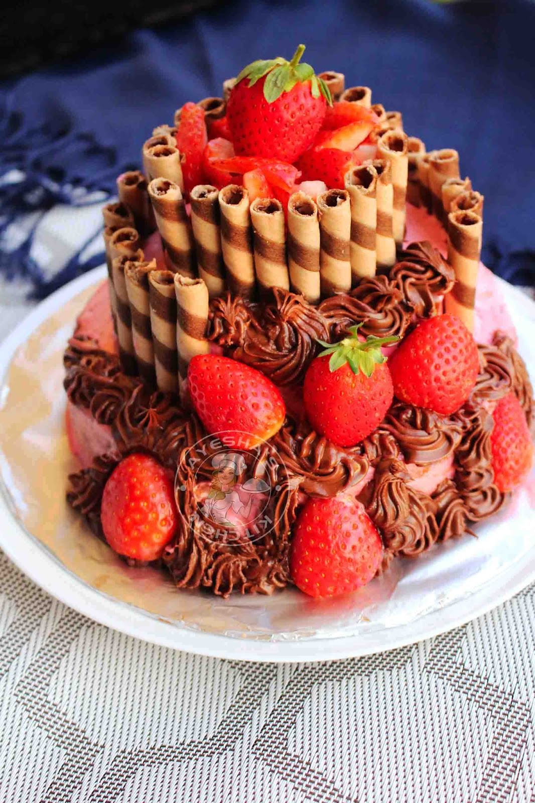 THREE TIER CAKE EASY STRAWBERRY CAKE