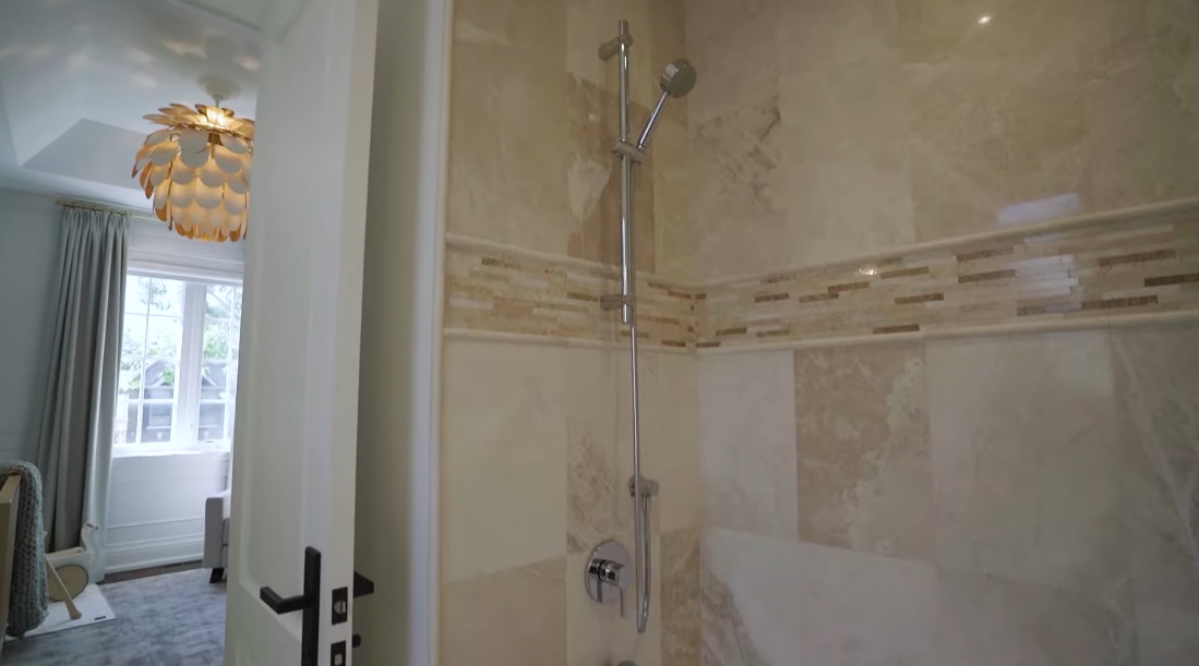 Tour 100 Snowdon Ave, Toronto vs. 43 Interior Design Photos