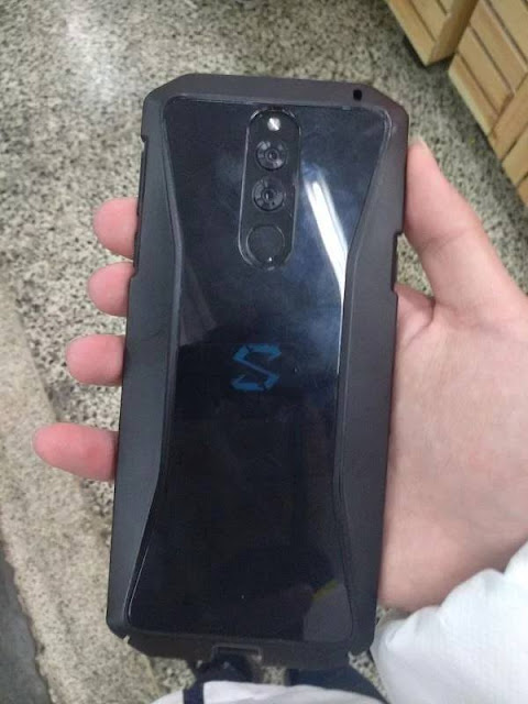 Smartphone gaming Black Shark 2 xuất hiện trên tay người dùng