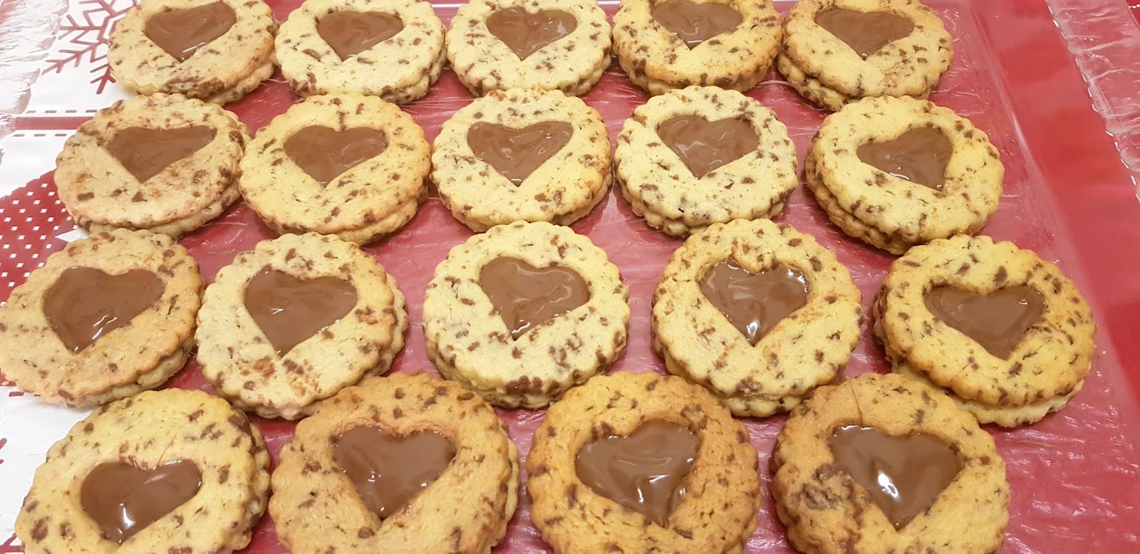 Lilian&amp;#39;s Baking Inspiration: Spitzbuben mit Schokoladen-Vermicellen