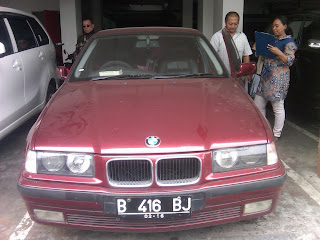 Proses Pengecekan Mobil BMW B 416 BJ Surabaya