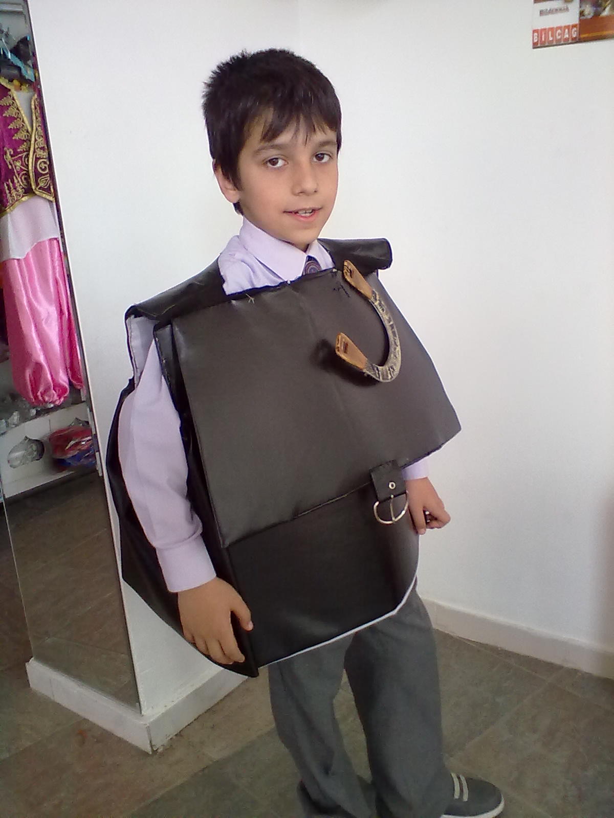 YENİ KOSTÜMLER VE TASARIMLARLA YENİ BİR GÖSTERİ YENİ KOSTÜMLER VE TASARIMLARLA YENİ BİR GÖSTERİ