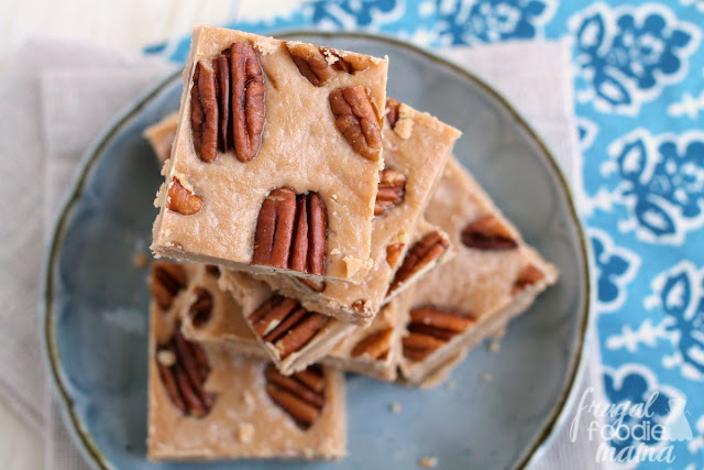 With just 3 simple ingredients, this buttery & rich Cookie Butter Pecan Fudge is going to quickly become your new go-to holiday fudge recipe