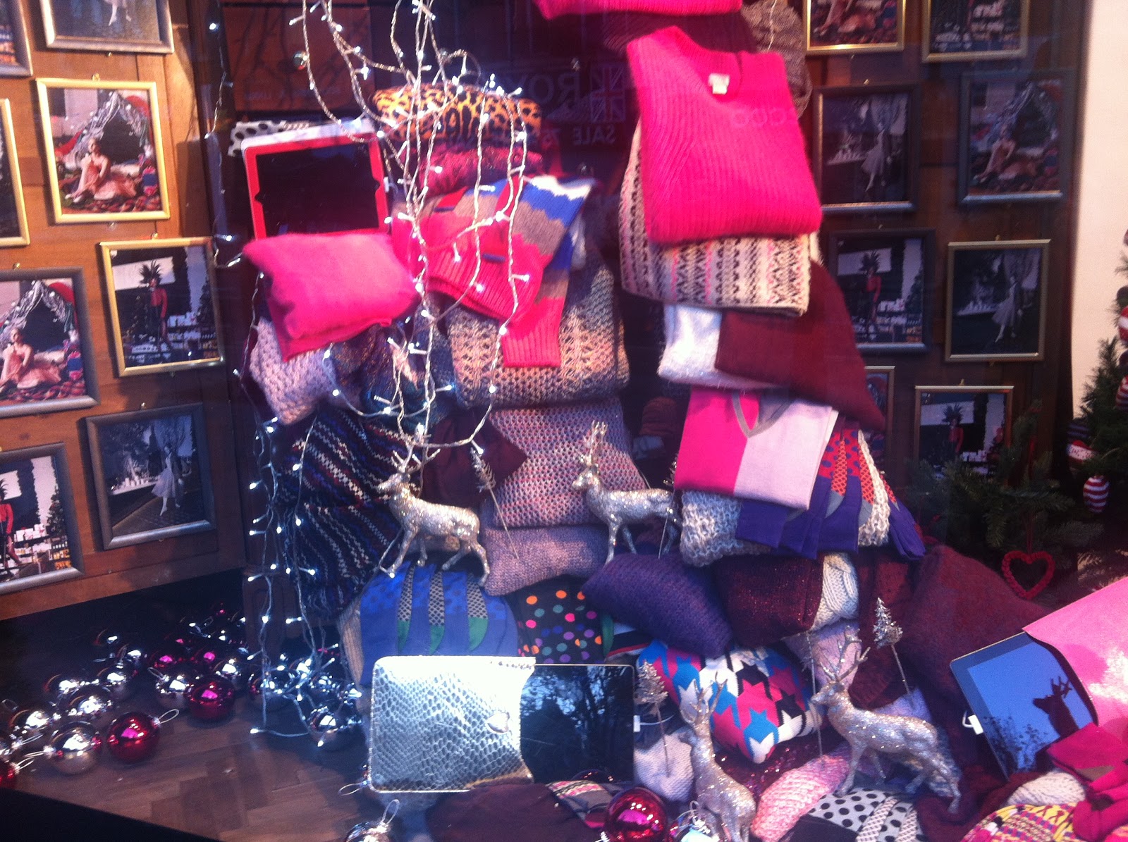 Living.in.a.fashion.world: Christmas spirit: Selfridges window displays