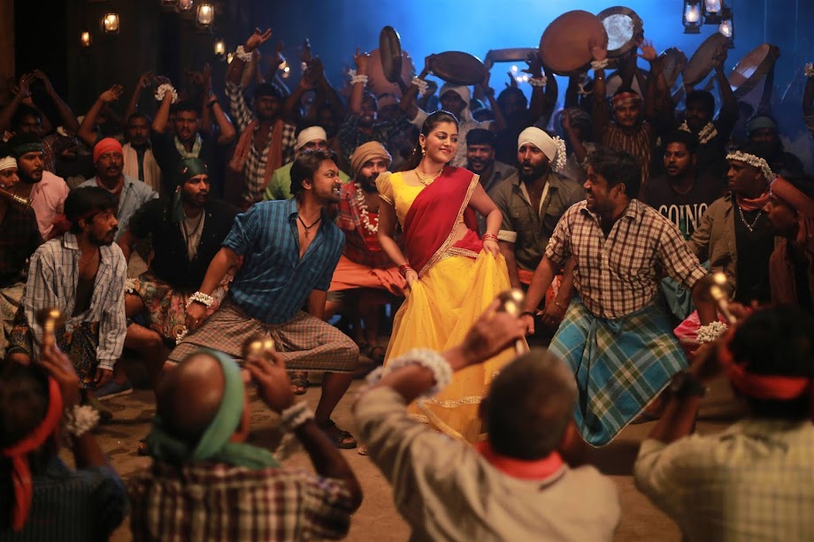 Yashika Anand in Sakalakala Valli song