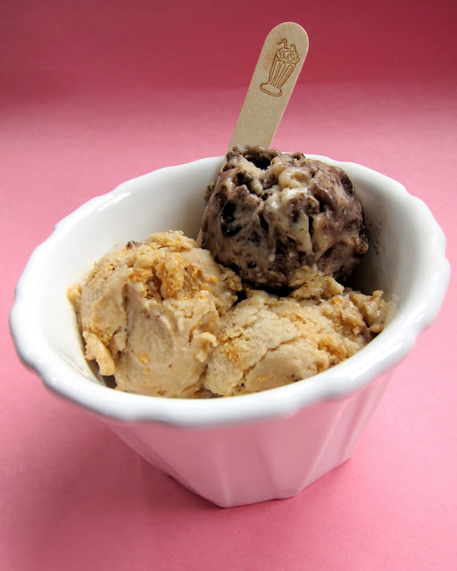 Cookies & Cream Frozen Banana Ice Cream Plain Chicken®