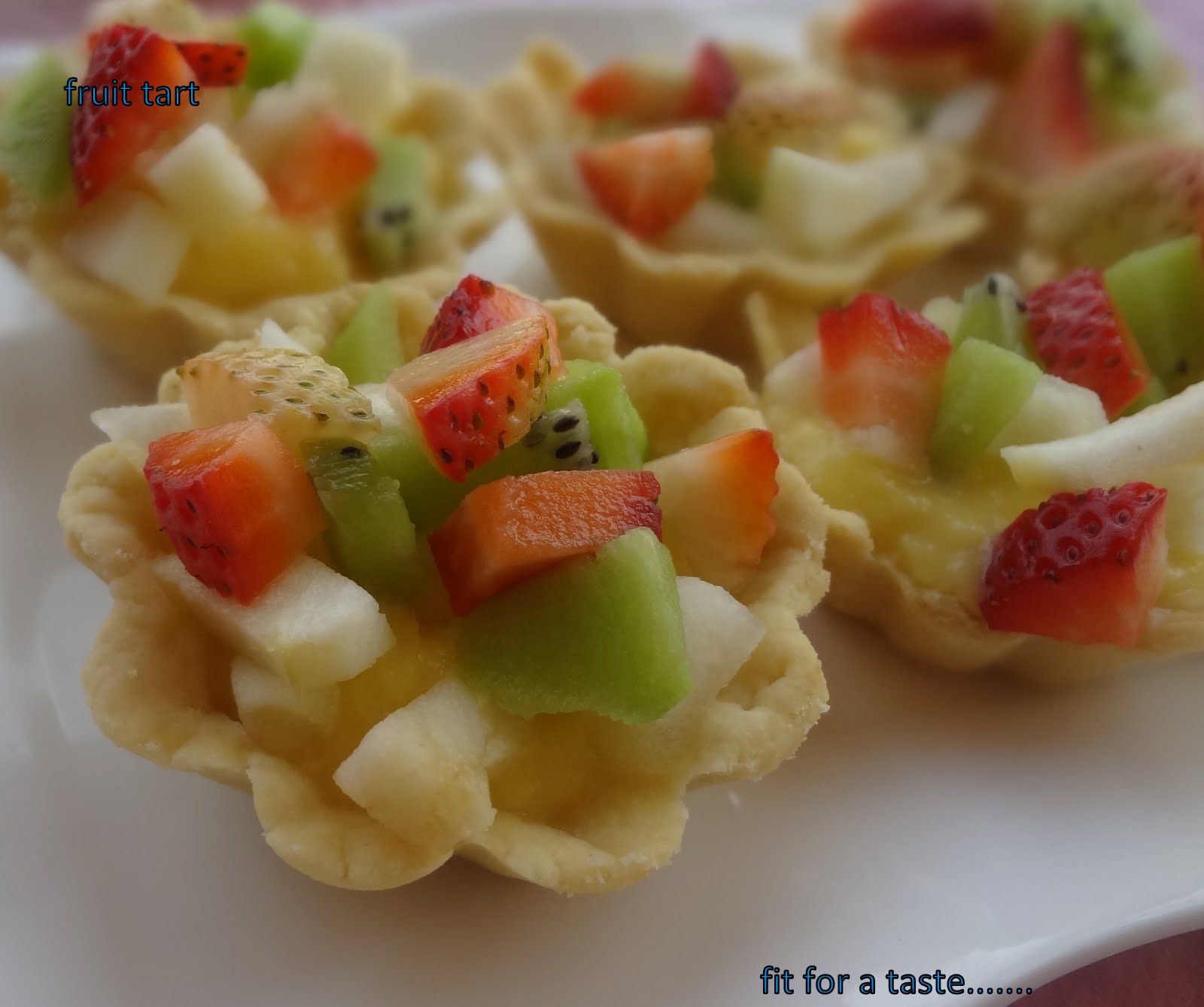 Easy Fruit Tart with custard filling