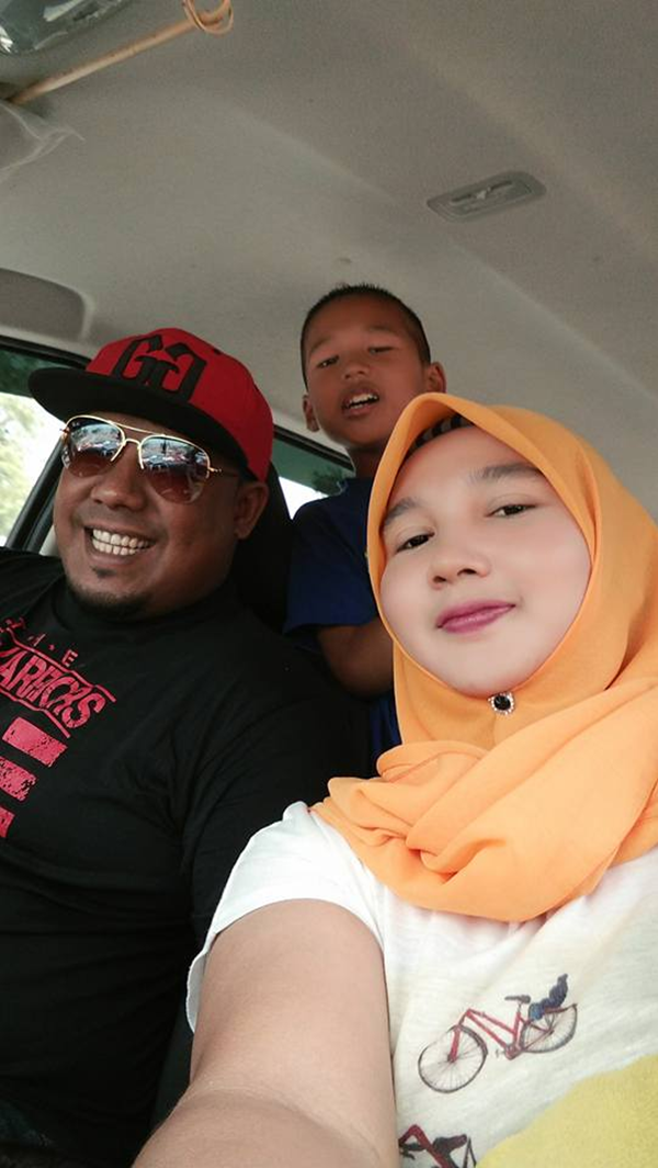 Bagaikan Pelanduk Dua Serupa! Lelaki Seiras Arwah Pak Yus Jambu Ditemui Mengejutkan Netizen (GAMBAR) Bagaikan Pelanduk Dua Serupa! Lelaki Seiras Arwah Pak Yus Jambu Ditemui Mengejutkan Netizen (GAMBAR)