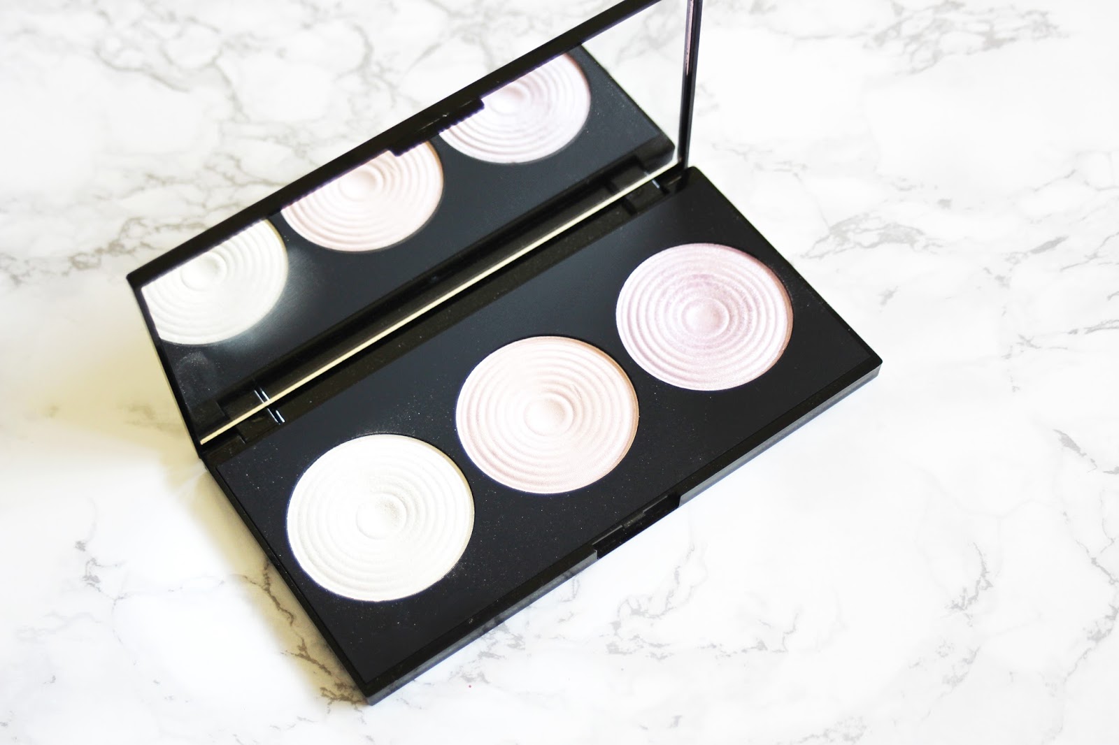 Makeup Revolution Highlighter Palette & Swatches Review