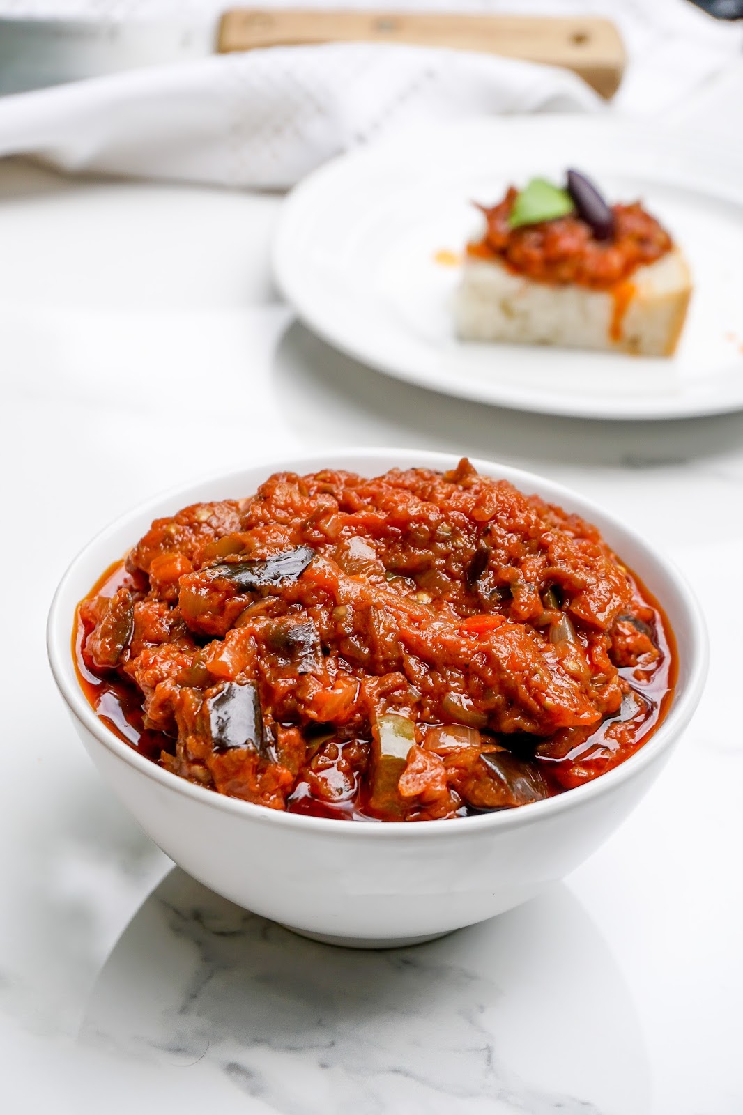 Eggplant and pepper spread (zacusca simpla)