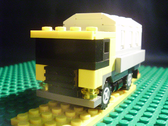 MOC LEGO camião amarelo