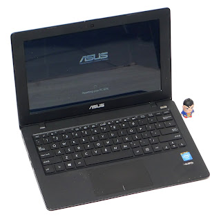 Laptop ASUS X200M Black 11.6-Inchi Second di Malang
