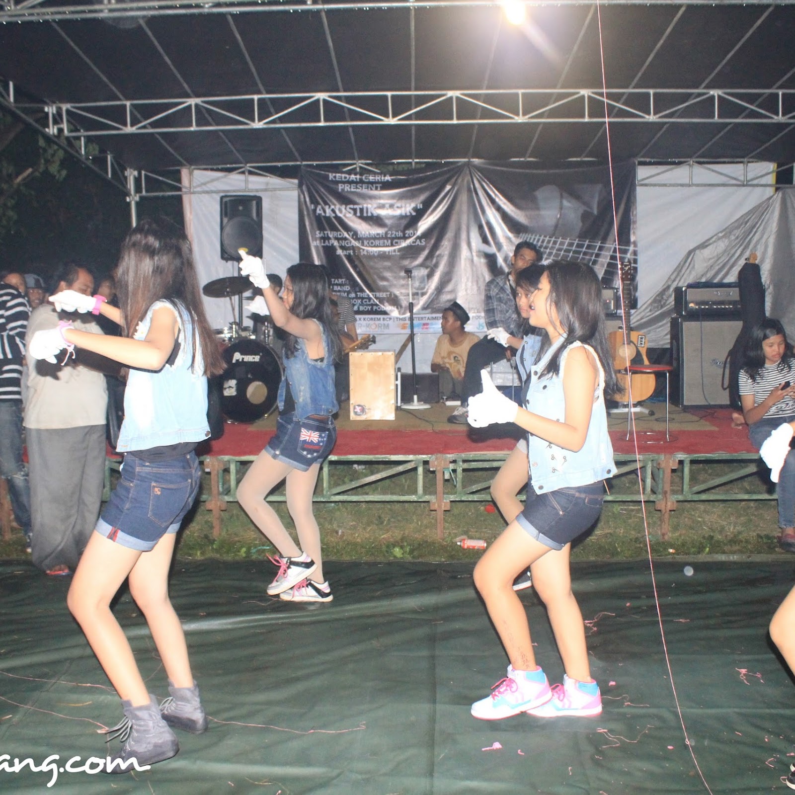 The Five Dance In Action at Kedai Ceria Kota Serang