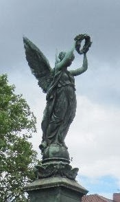 Freiburg Linksradikale Rufen Zu Brandanschlagen Gegen Kirchen Auf