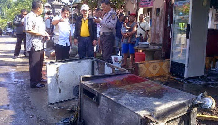 Kios Bensin Pertamini di Tabanan Terbakar