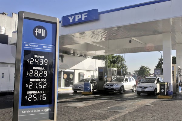 En dos meses, YPF aumentó más de 16% el precio de sus combustibles En dos meses, YPF aumentó más de 16% el precio de sus combustibles