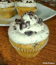 Oreo Cupcakes with Oreo Buttercream Frosting