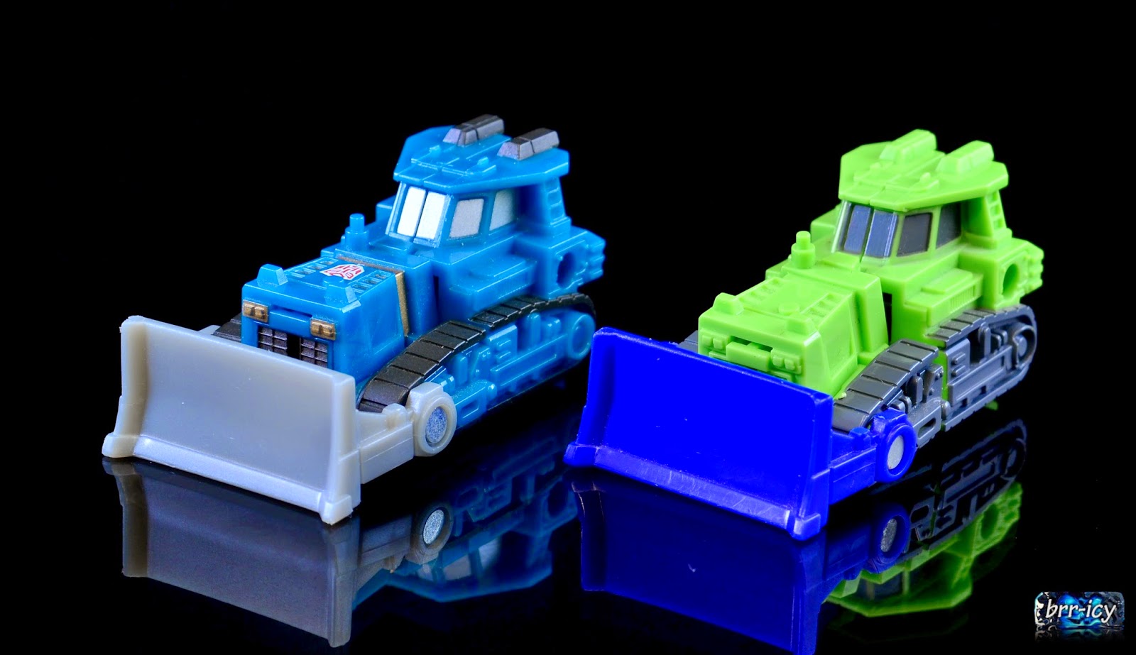 Brr-icy's Transformers Reviews: Operation Combination Sixbuilder Comparison
