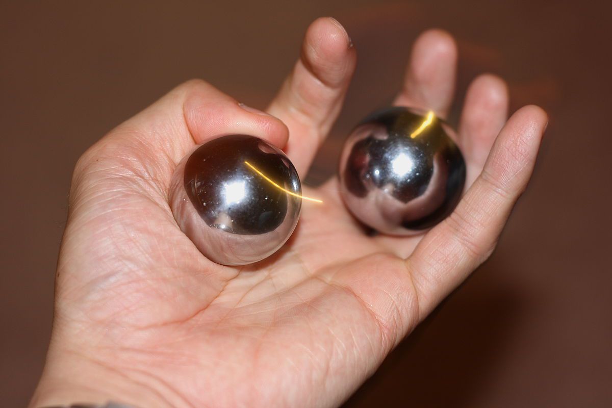 Self serving therapy baoding balls